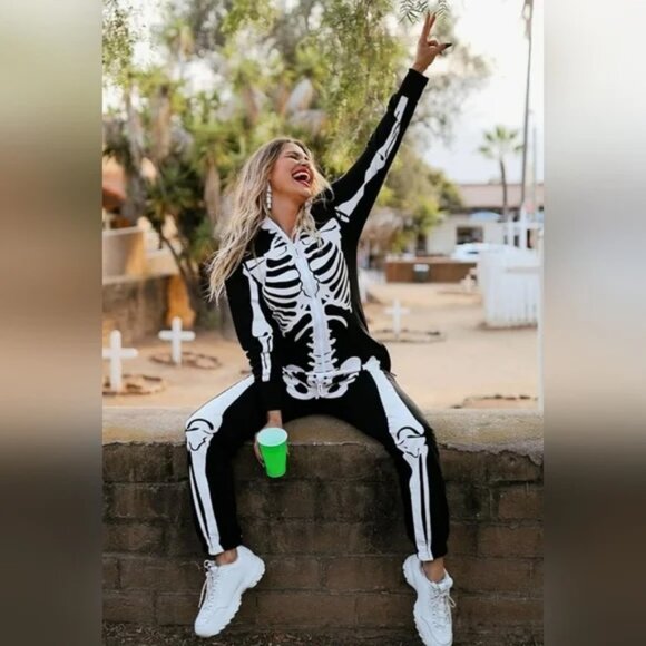 NWT Skeleton Zip Up Onsie. Day Of The Dead - Picture 3 of 8